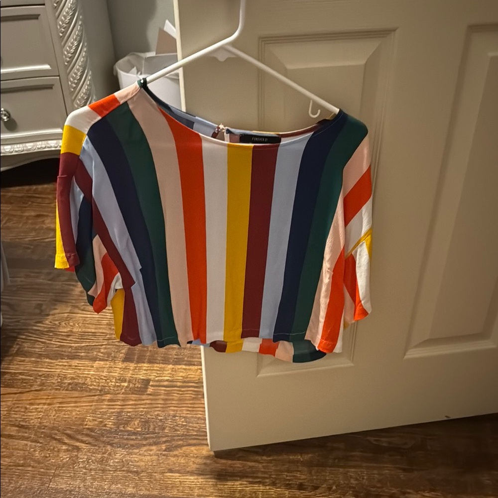 Forever 21 White and Blue Crop Boxy T-Shirt